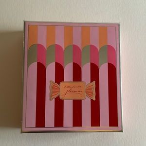 Estée Lauder Pleasures Set. Body lotion-2.5 ozs. Eau De Parfumerie spray - 1 oz.